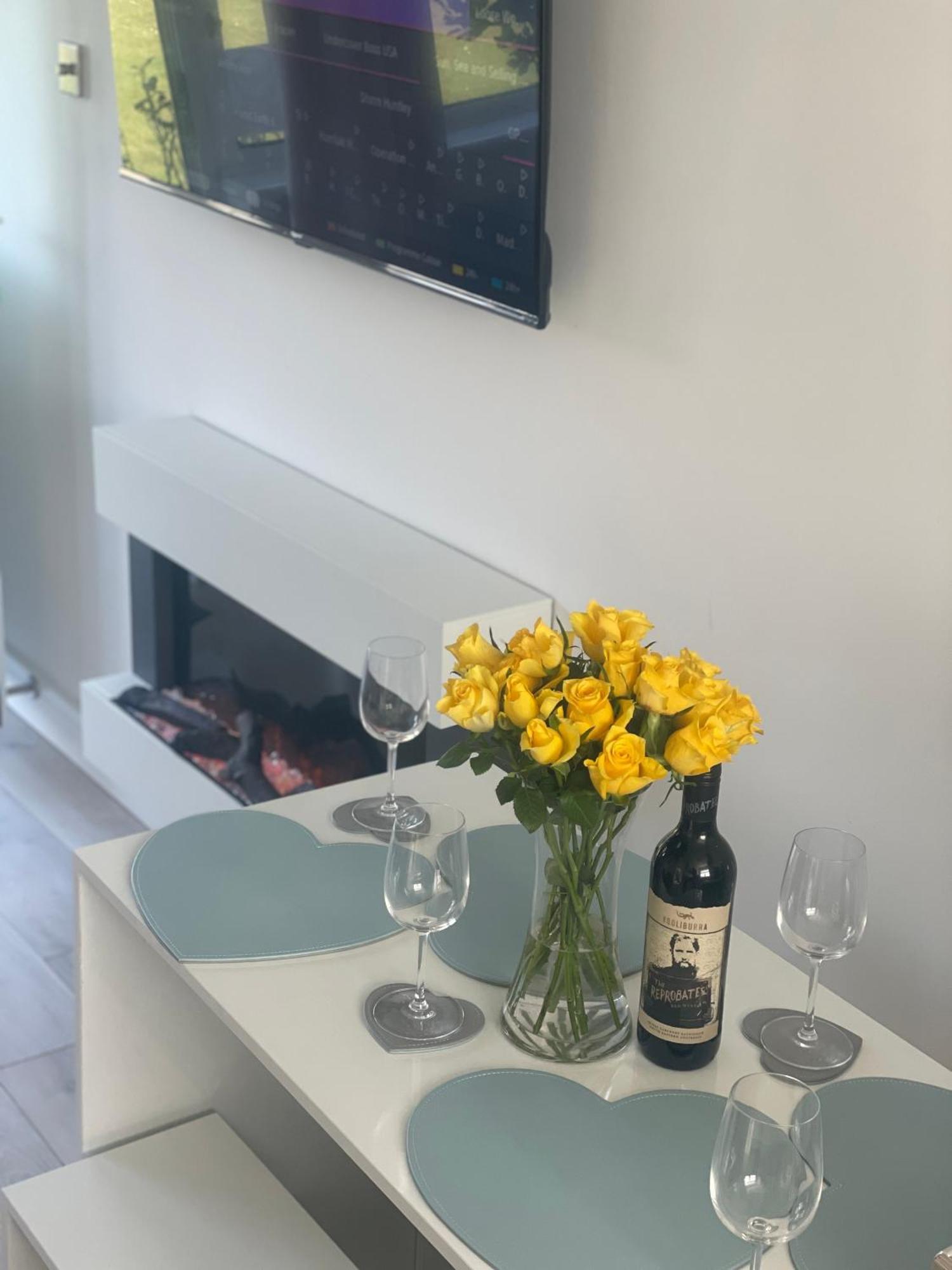 Look No Further Gorgeous Newly Renovated Contemporary Chalet Sandown Bay Holiday Centre Екстер'єр фото